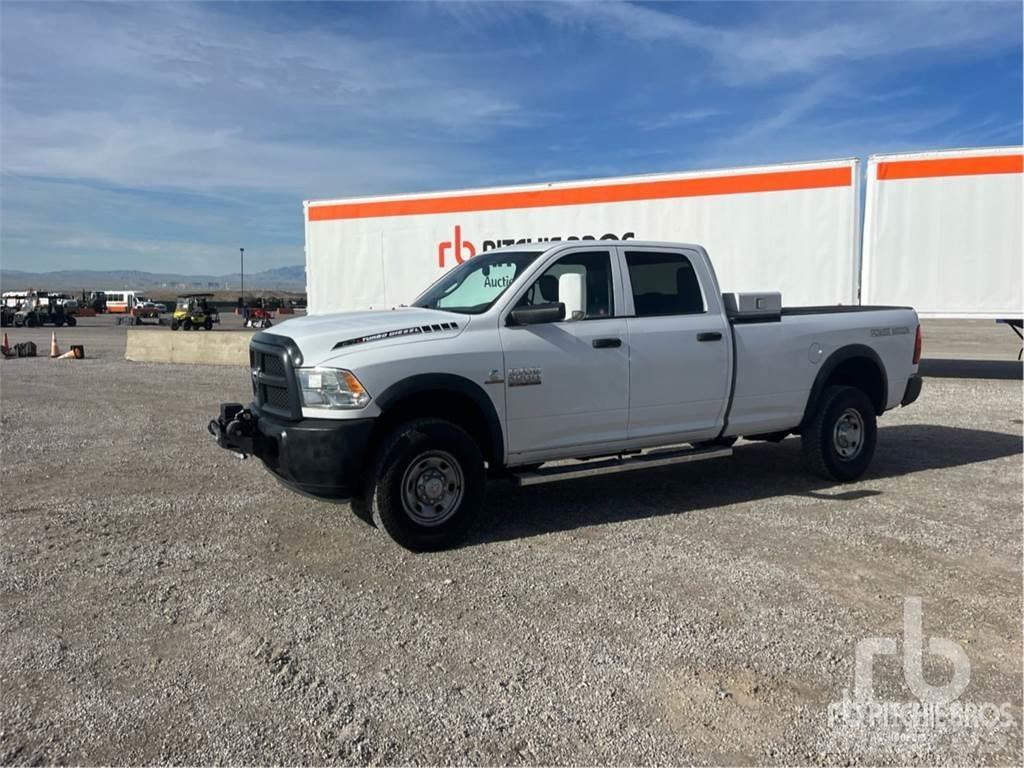 RAM 2500 Caja abierta/laterales abatibles