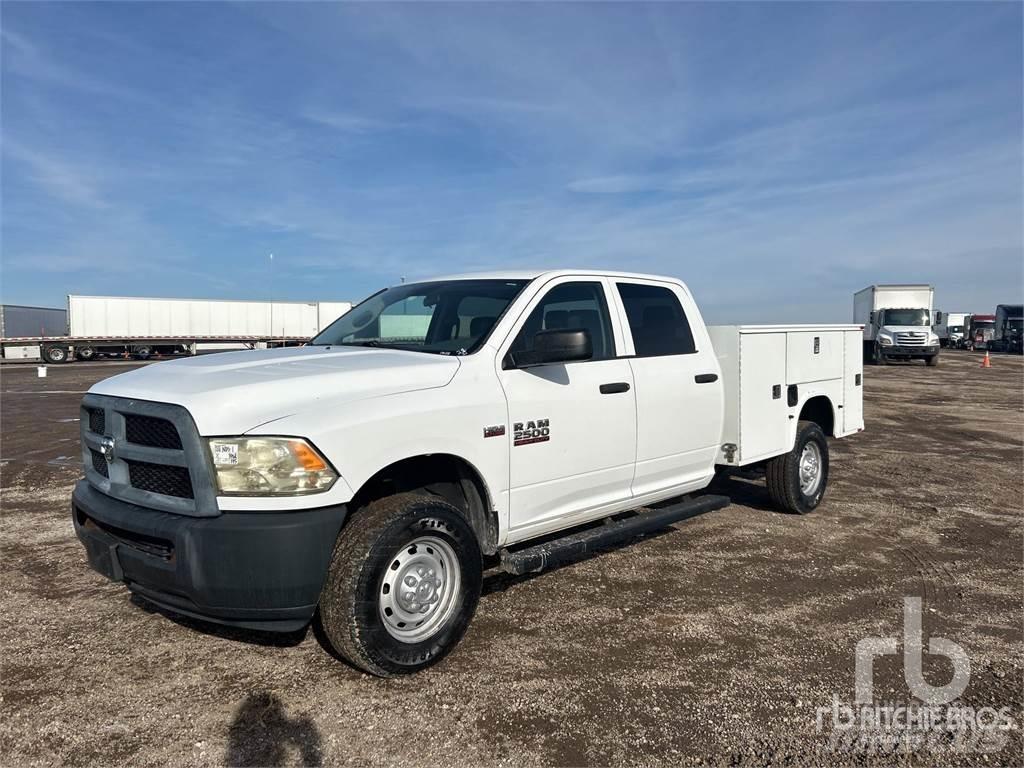 RAM 2500 Caja abierta/laterales abatibles