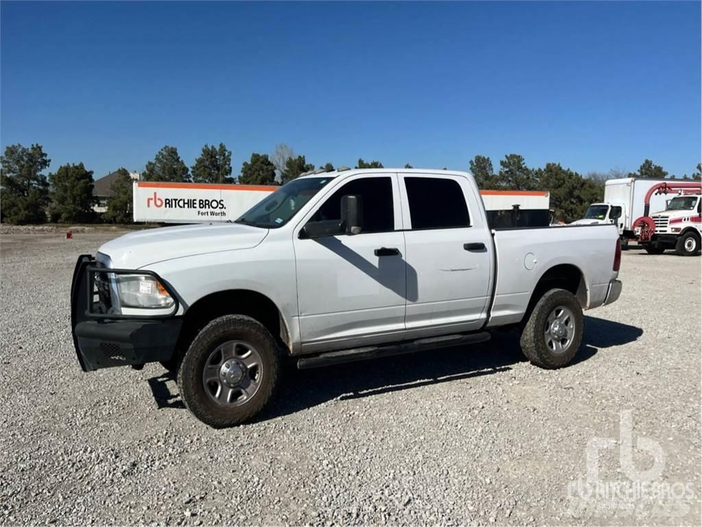 RAM 2500 Caja abierta/laterales abatibles