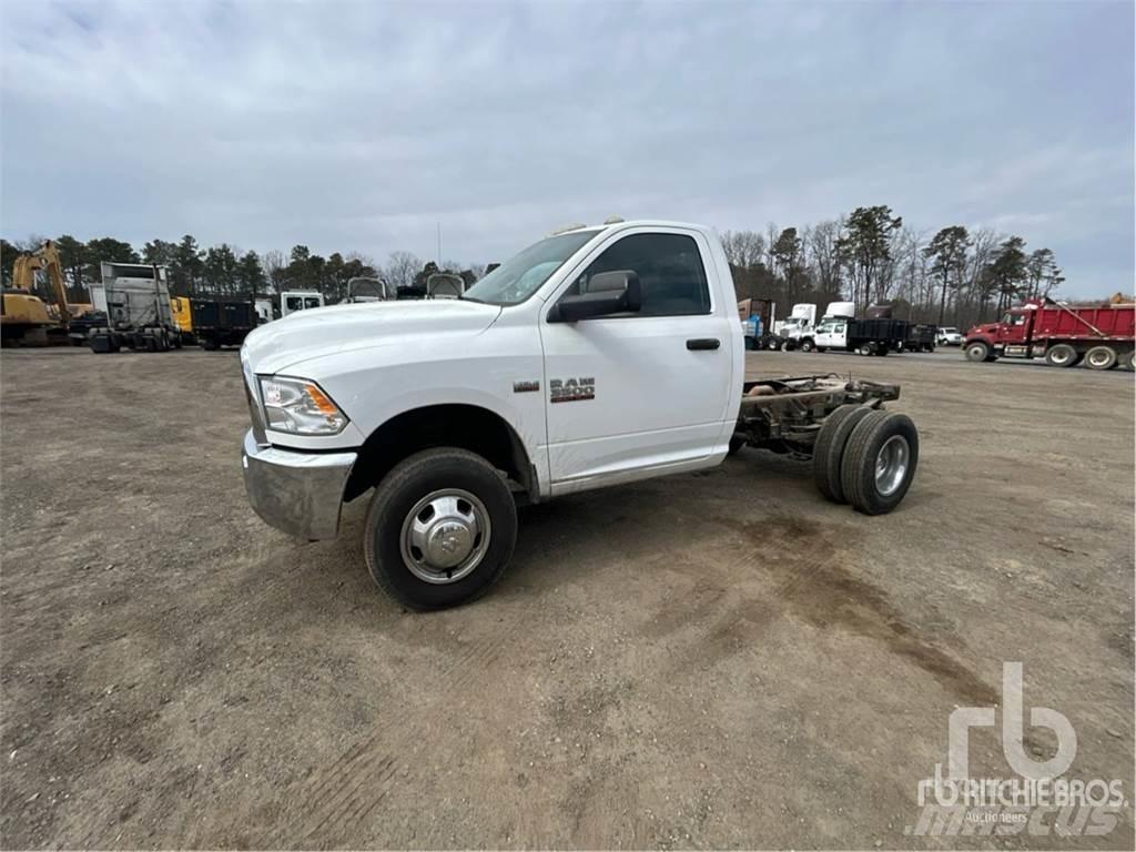 RAM 3500 Camiones con chasís y cabina