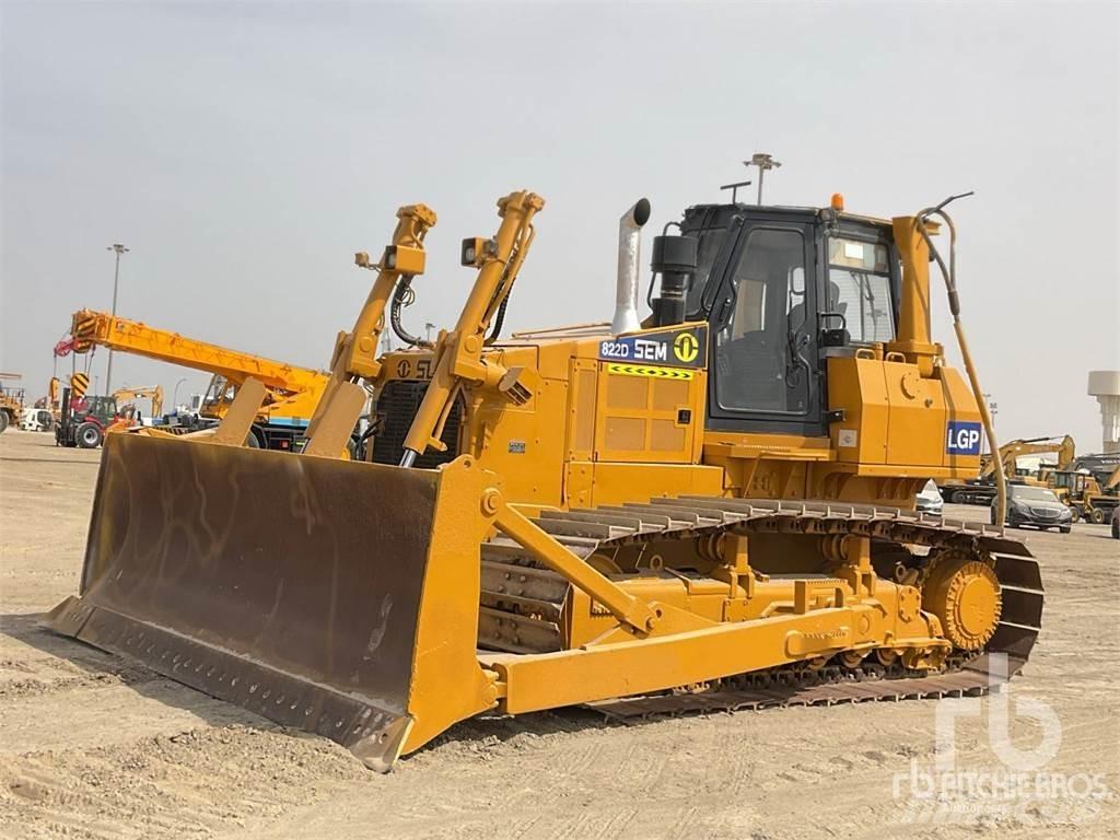 SEM 822D Buldozer sobre oruga