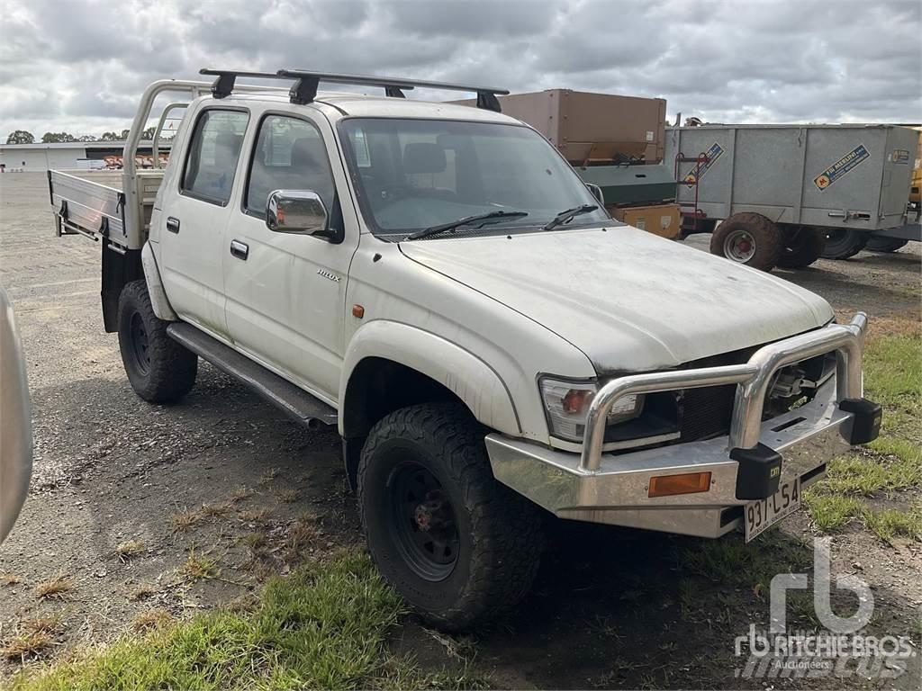 Toyota HILUX Caja abierta/laterales abatibles