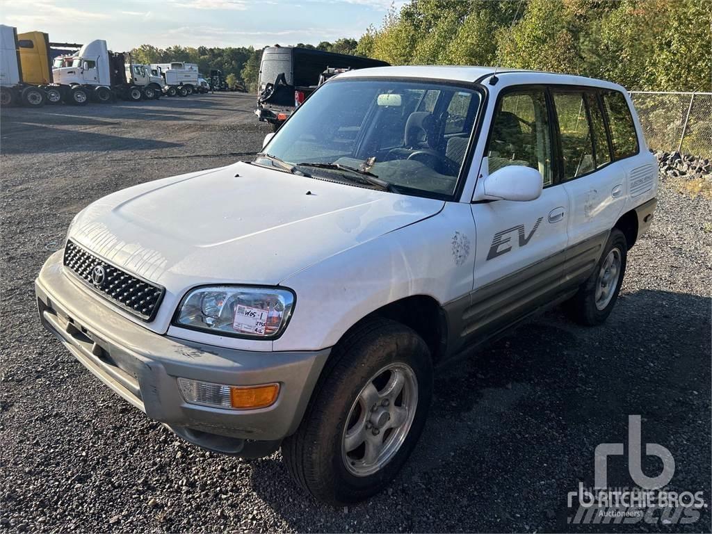 Toyota RAV4 Caja abierta/laterales abatibles