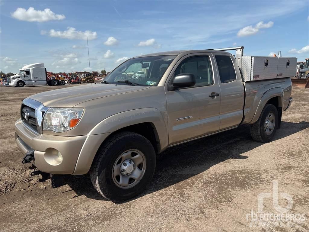 Toyota TACOMA Caja abierta/laterales abatibles