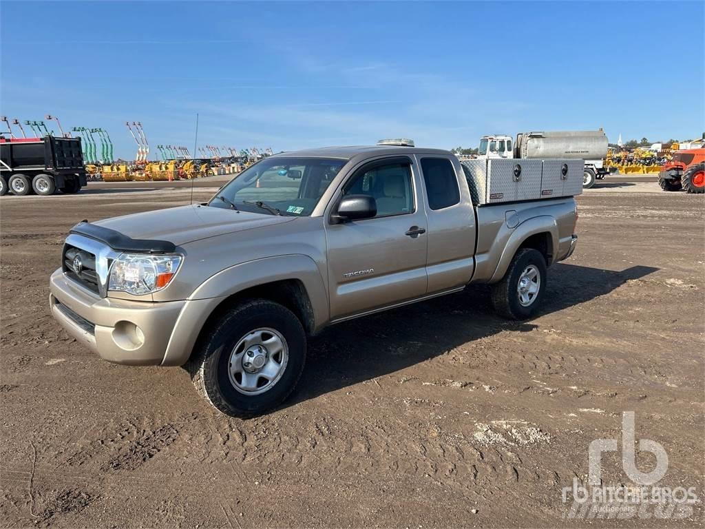 Toyota TACOMA Caja abierta/laterales abatibles