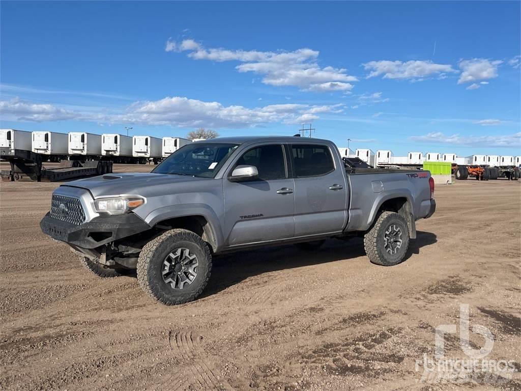 Toyota TACOMA Caja abierta/laterales abatibles