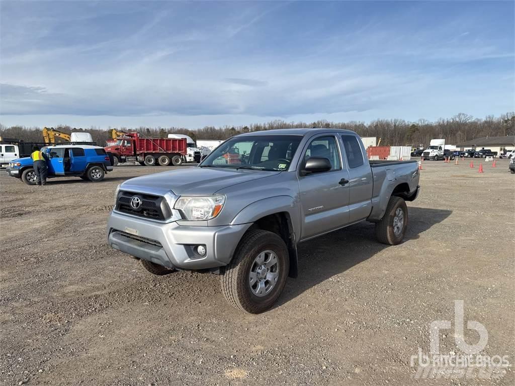 Toyota TACOMA Caja abierta/laterales abatibles