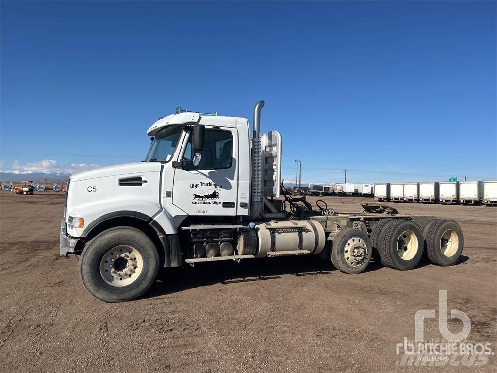 Volvo VHD Camiones tractor