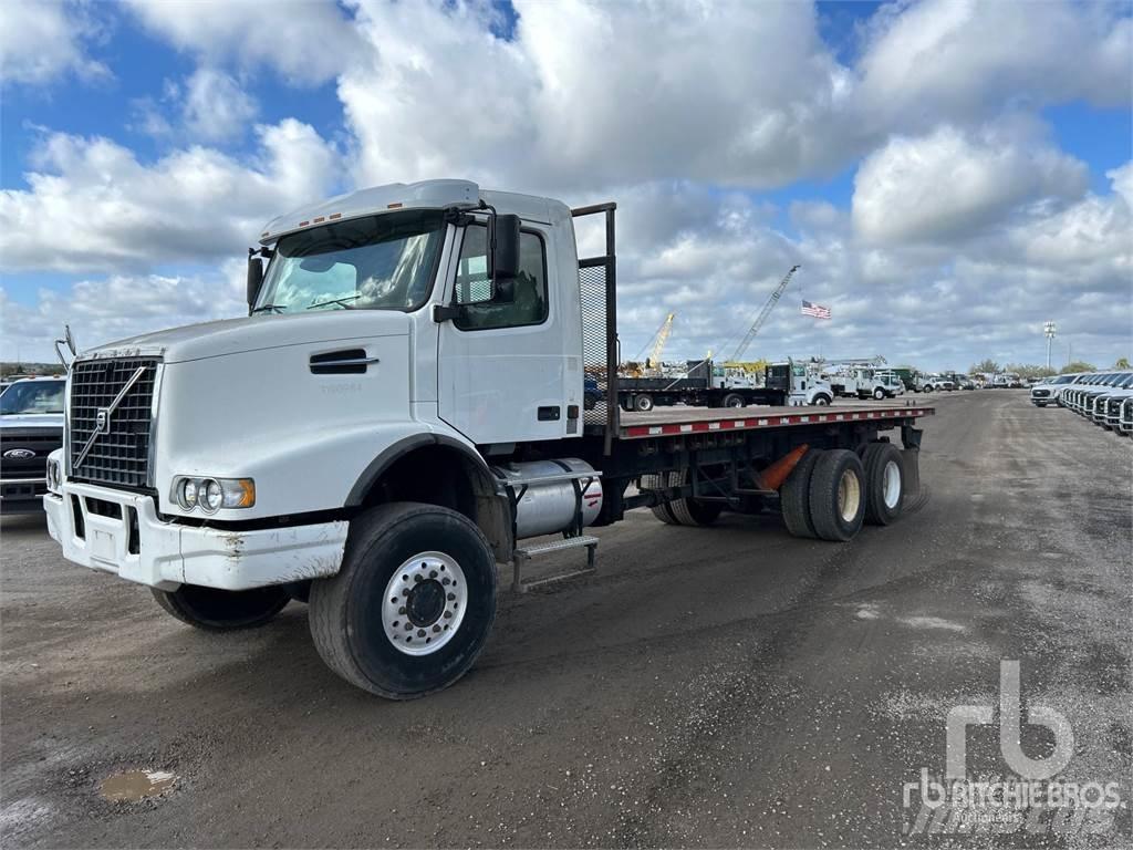 Volvo VHD Camiones de cama baja