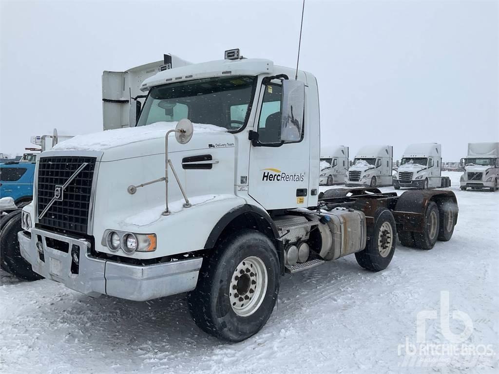 Volvo VHD Camiones con chasís y cabina