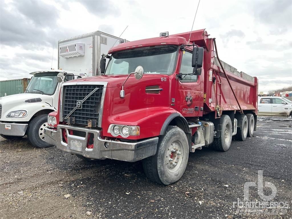 Volvo VHD84B300 Bañeras basculantes usadas