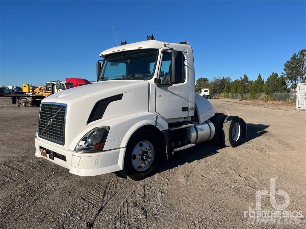 Volvo VNL300 Camiones tractor