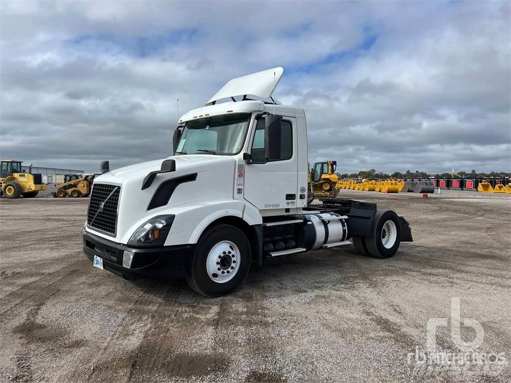 Volvo VNL300 Camiones tractor