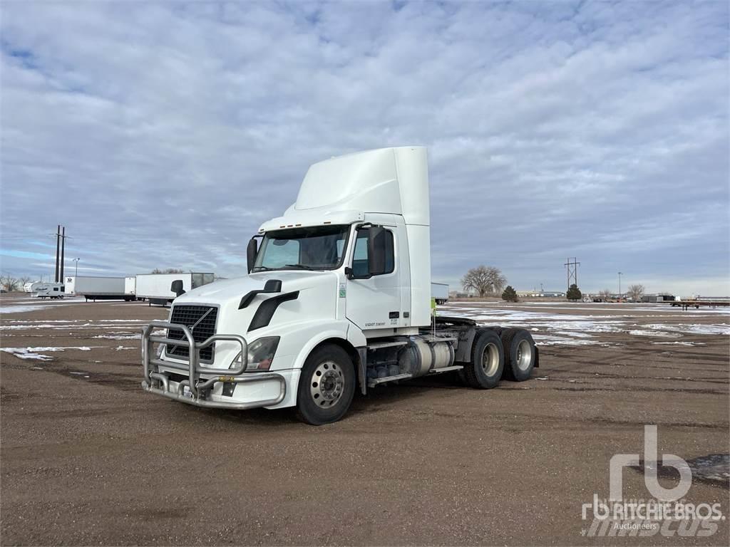 Volvo VNL300 Camiones tractor