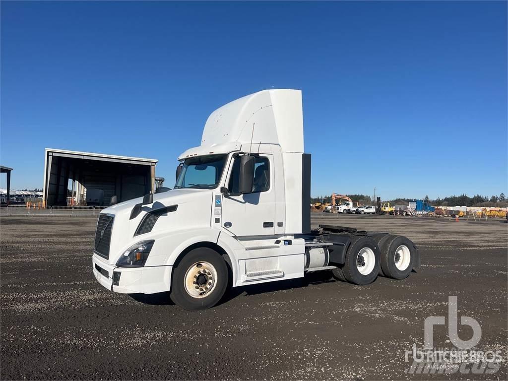 Volvo VNL300 Camiones tractor