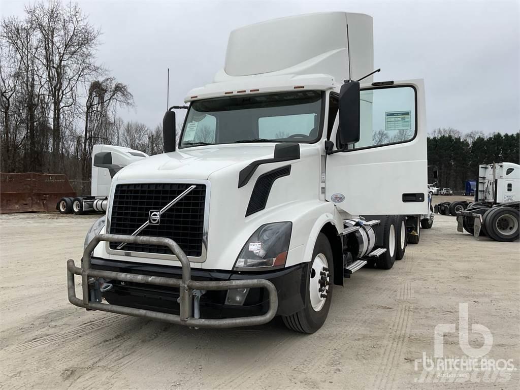 Volvo VNL300 Camiones tractor