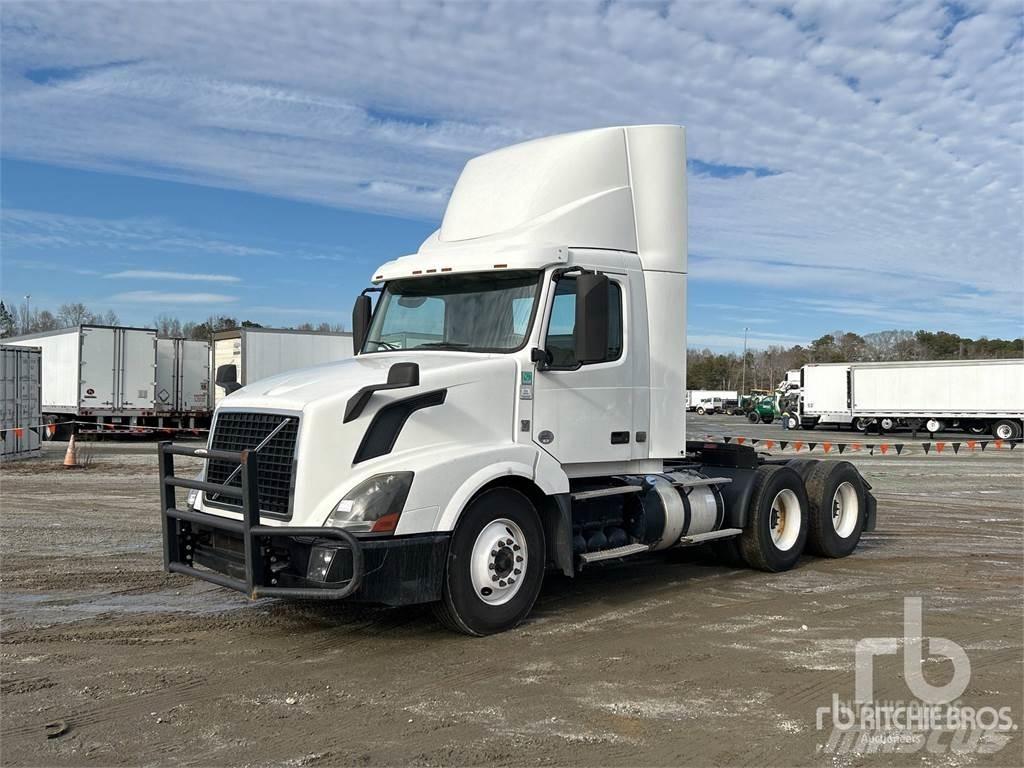 Volvo VNL300 Camiones tractor