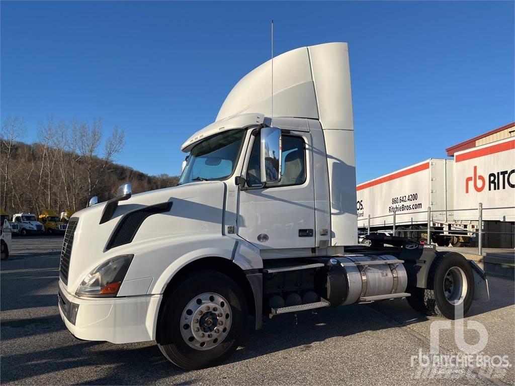 Volvo VNL300 Camiones tractor