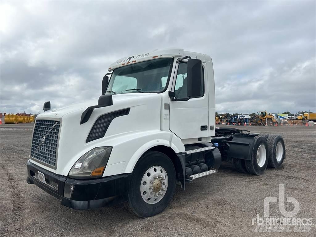 Volvo VNL300 Camiones tractor