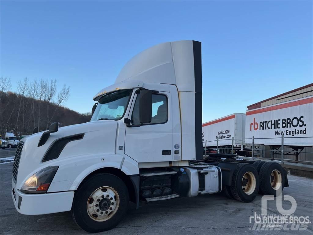 Volvo VNL300 Camiones tractor