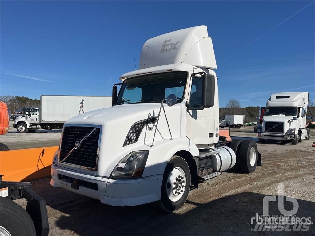 Volvo VNL300 Camiones tractor