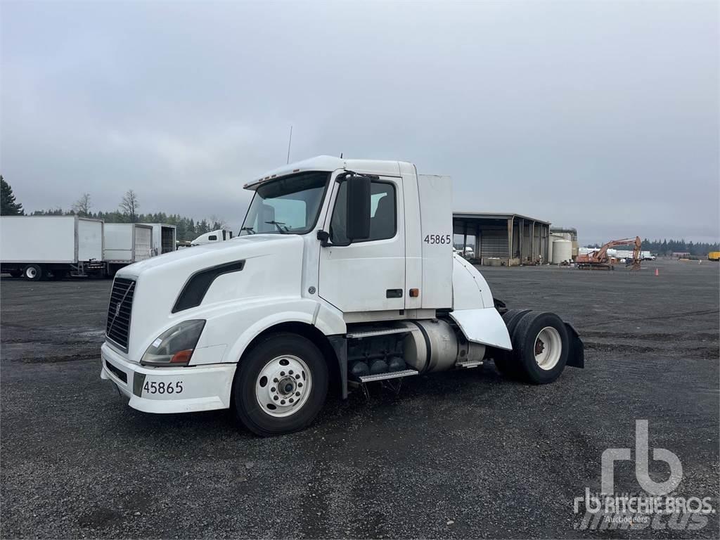 Volvo VNL300 Camiones tractor