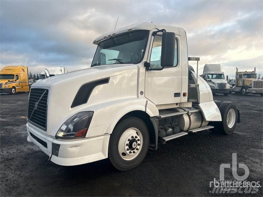 Volvo VNL300 Camiones tractor