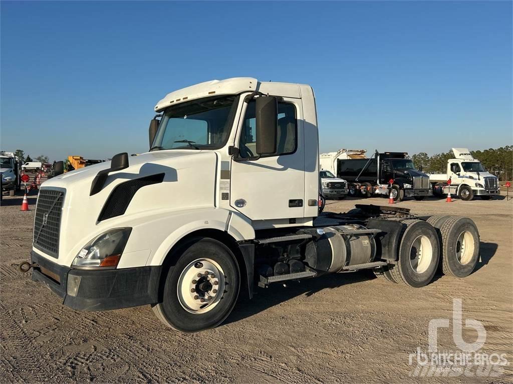 Volvo VNL300 Camiones tractor