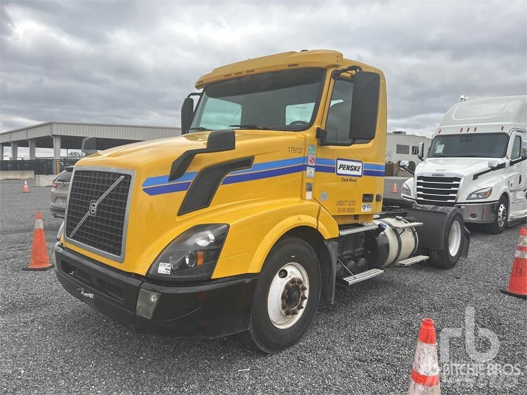 Volvo VNL300 Camiones tractor