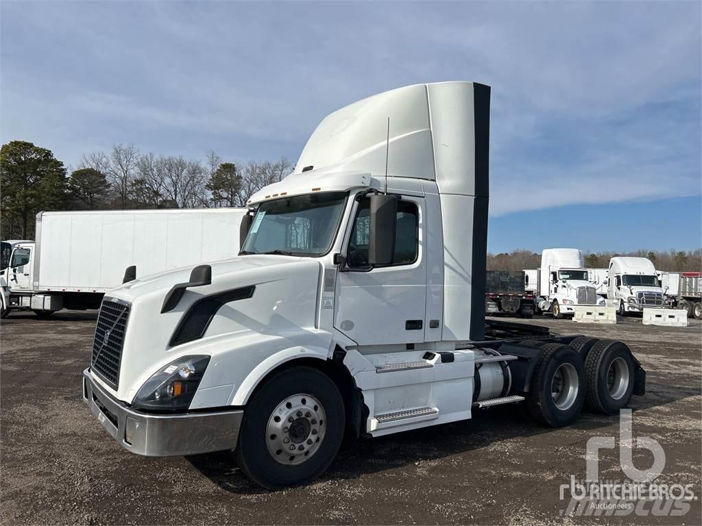 Volvo VNL300 Camiones tractor