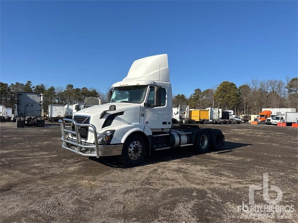 Volvo VNL300 Camiones tractor