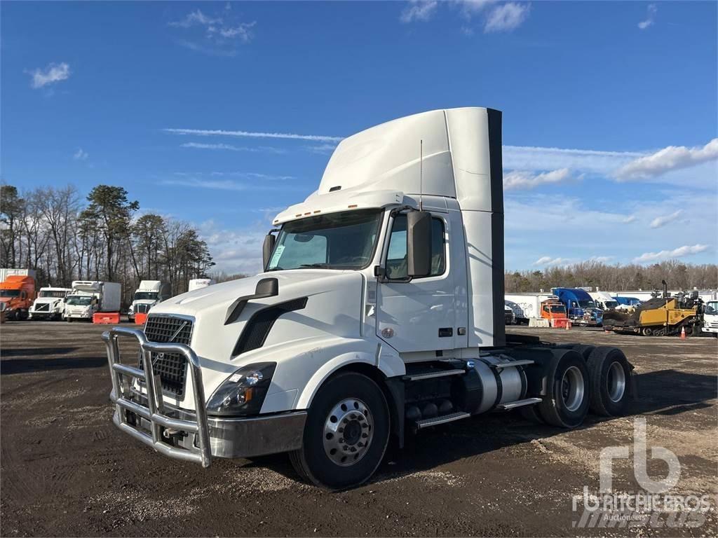 Volvo VNL300 Camiones tractor