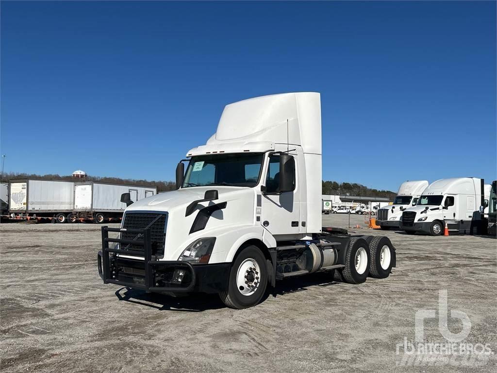 Volvo VNL300 Camiones tractor