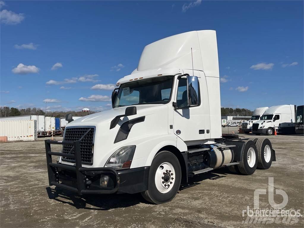 Volvo VNL300 Camiones tractor