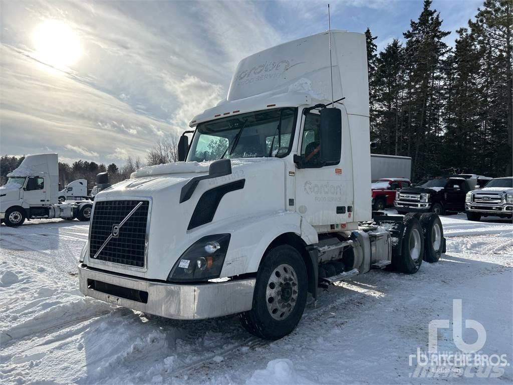 Volvo VNL300 Camiones tractor