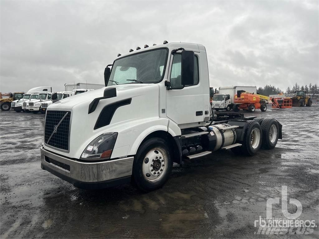 Volvo VNL300 Camiones tractor