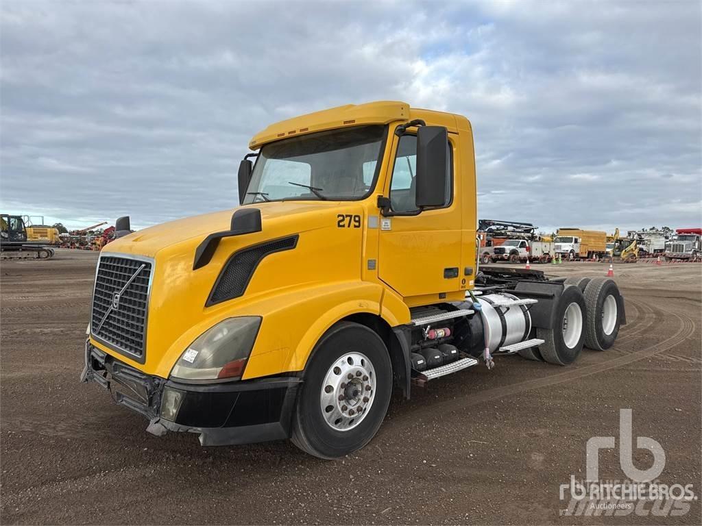 Volvo VNL300 Camiones tractor