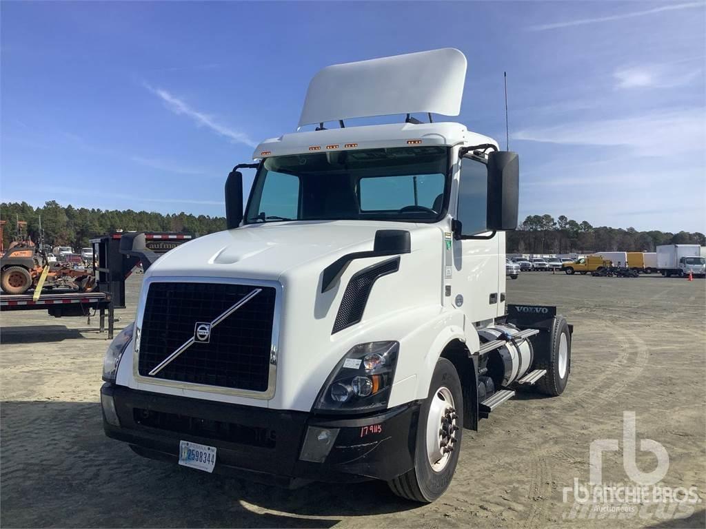 Volvo VNL300 Camiones tractor