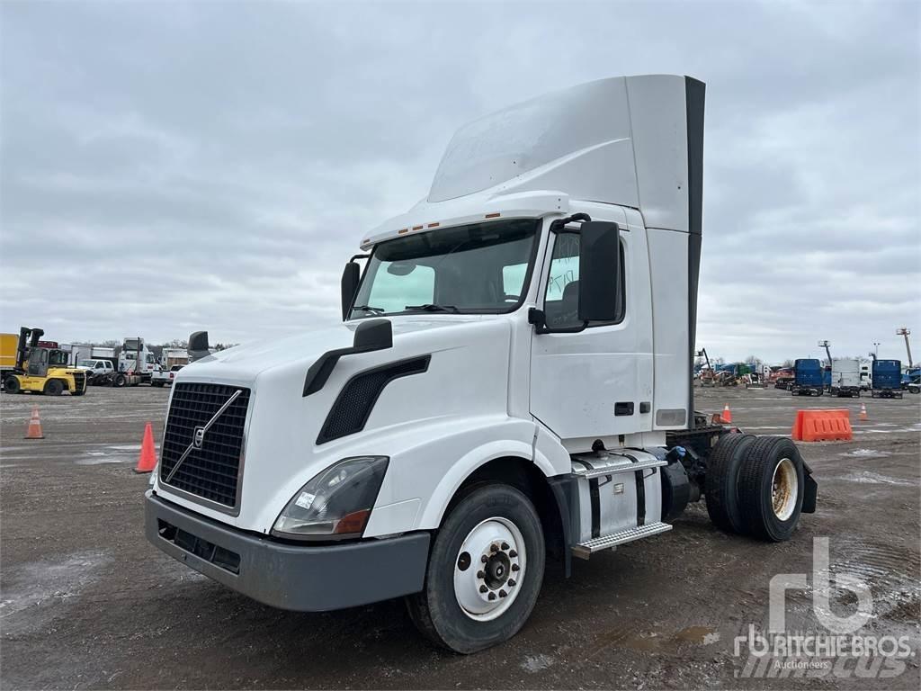 Volvo VNL300 Camiones tractor