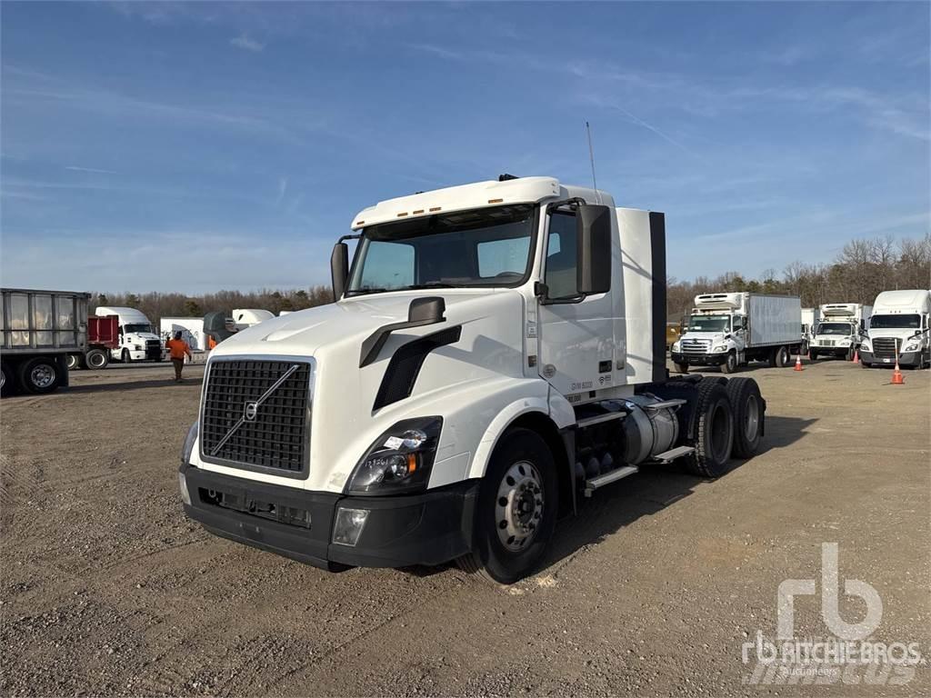 Volvo VNL300 Camiones tractor