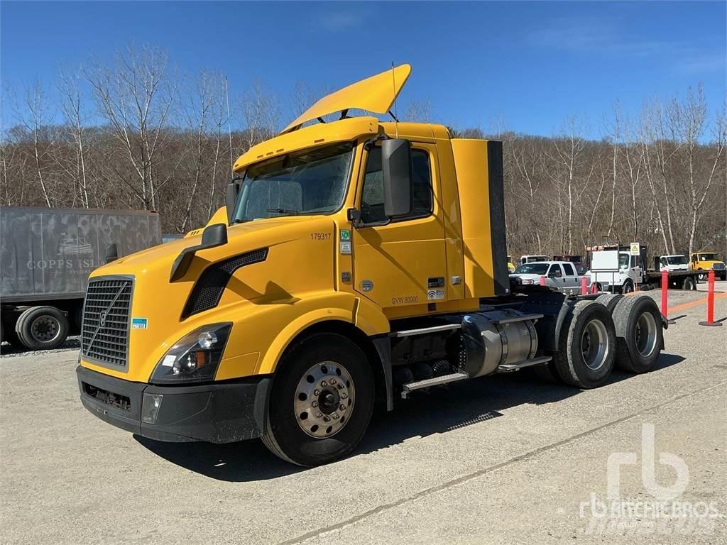 Volvo VNL300 Camiones tractor