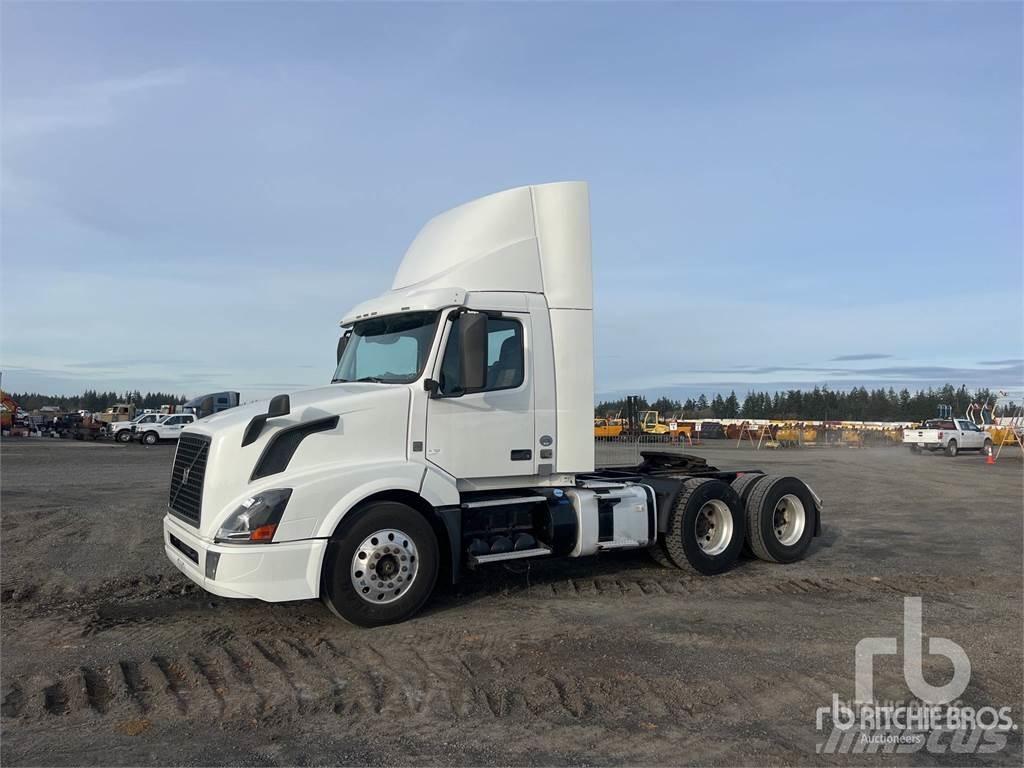 Volvo VNL300 Camiones tractor