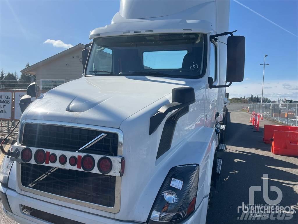 Volvo VNL300 Camiones tractor