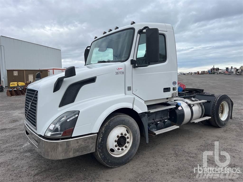 Volvo VNL42 Camiones tractor