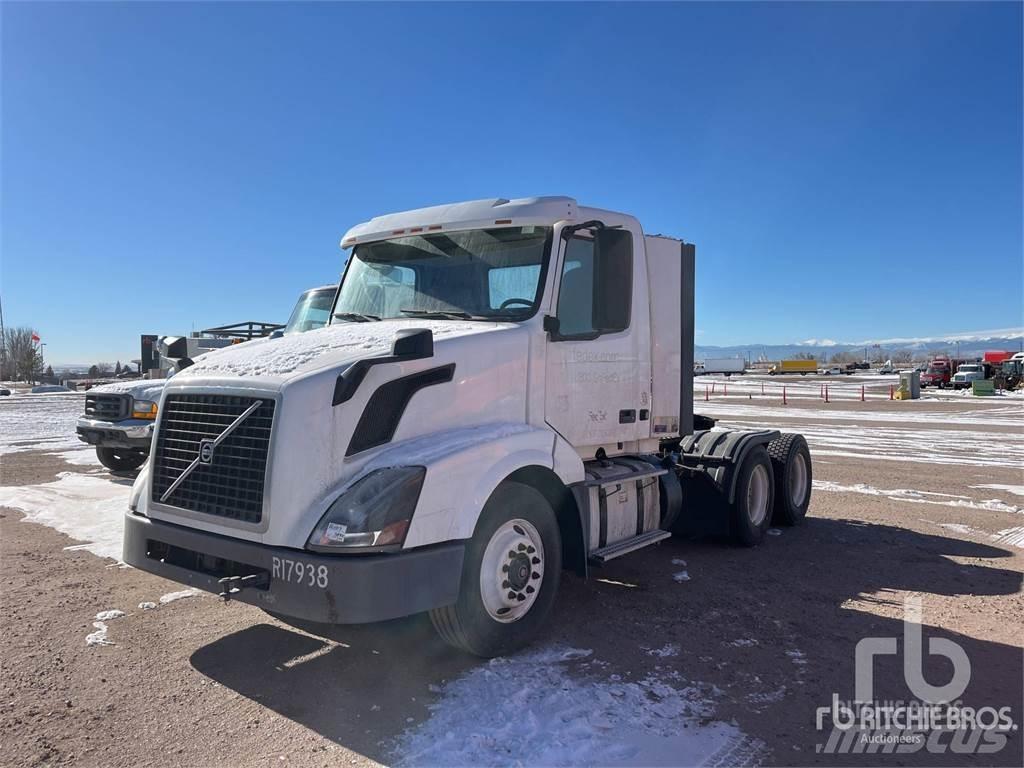 Volvo VNL42T Camiones tractor