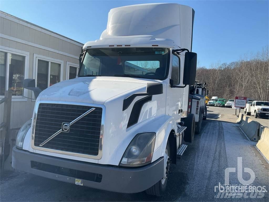 Volvo VNL42T Camiones tractor