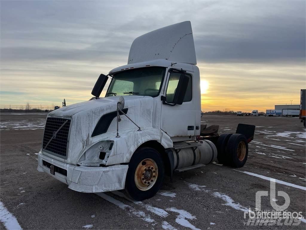 Volvo VNL42T Camiones tractor