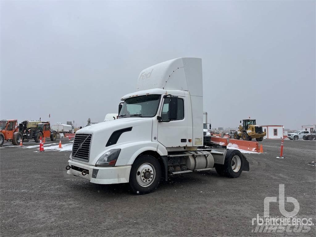 Volvo VNL42T Camiones tractor