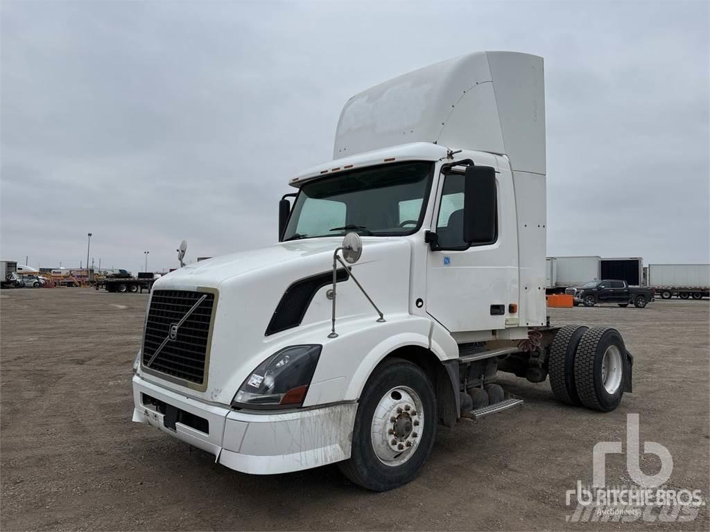 Volvo VNL42T Camiones tractor