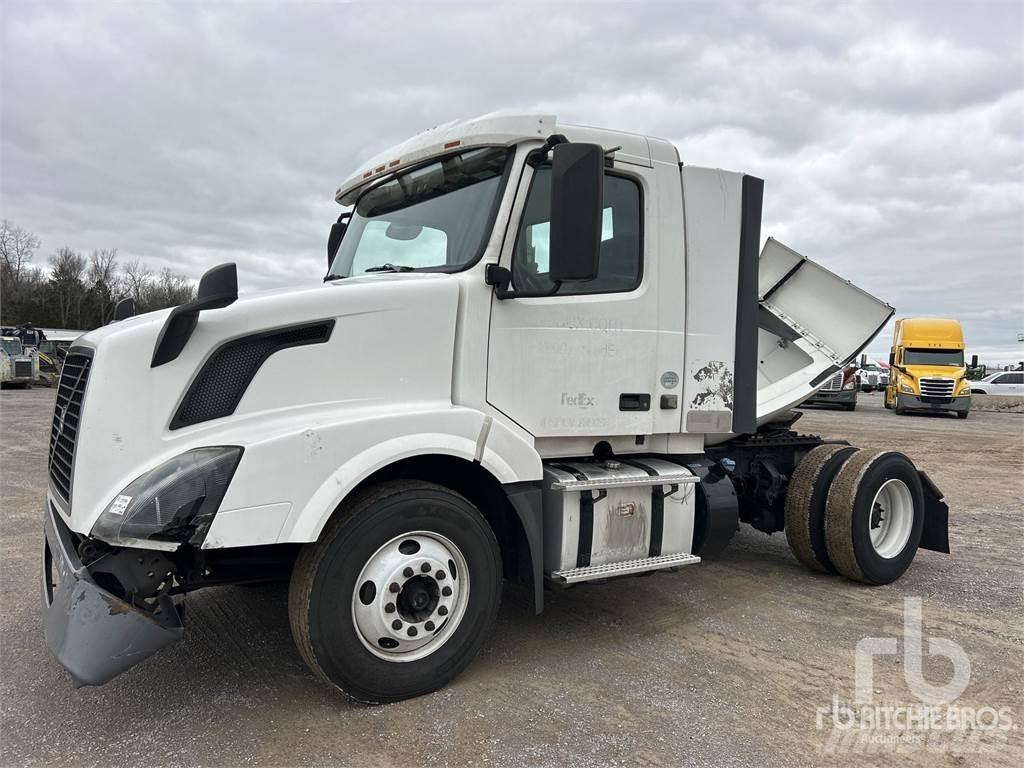 Volvo VNL42T Camiones tractor